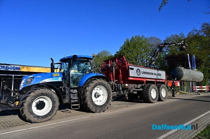 Tankstation ontmanteld bij Autobedrijf Lindeboom - Foto: Johan Bokma
