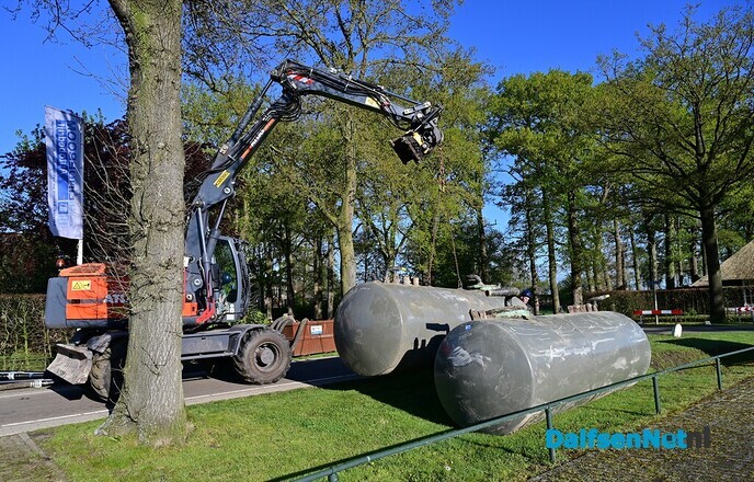 Tankstation ontmanteld bij Autobedrijf Lindeboom - Foto: Johan Bokma