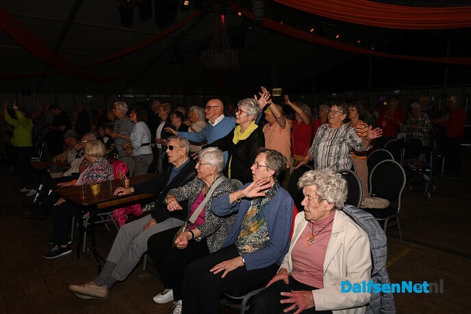 Bakkerij van der Most oranje middag - Foto: Johan Bokma