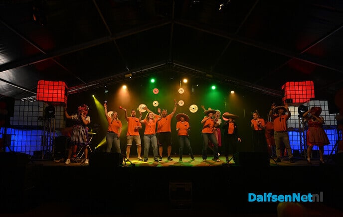 Bakkerij van der Most oranje middag - Foto: Johan Bokma
