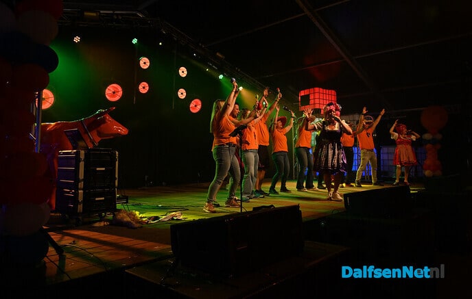 Bakkerij van der Most oranje middag - Foto: Johan Bokma