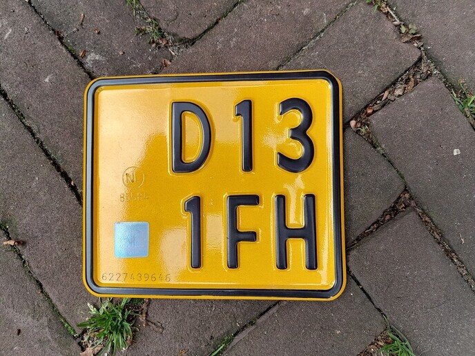 Kentekenplaat gevonden - Foto: Ingezonden foto