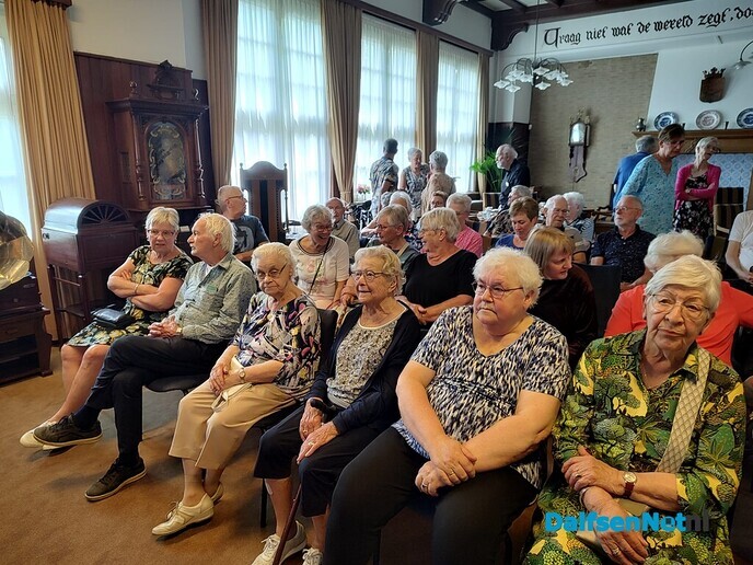 Zonnebloemgasten bezoeken museum - Foto: Ingezonden foto
