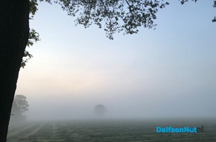 Er viel genoeg dauw te trappen …. - Foto: Willie uut Hessum