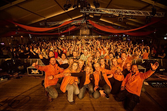 Bedankt namens Oranjevereniging Dalfsen - Foto: Ingezonden foto