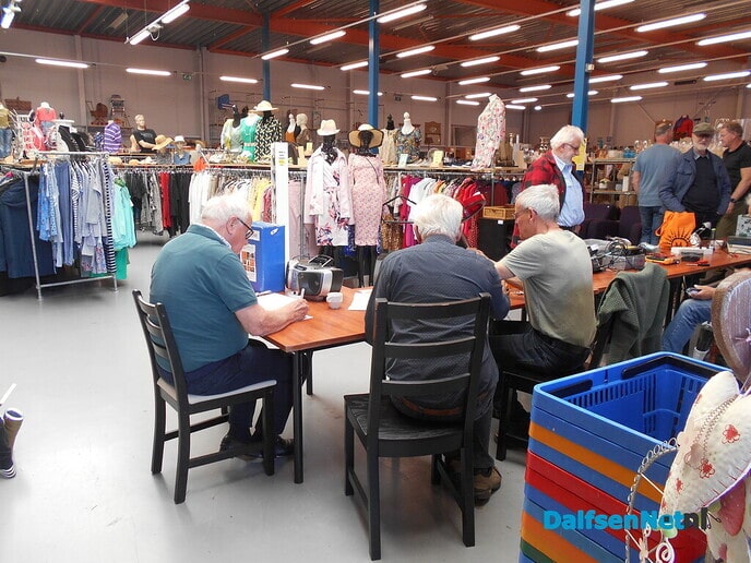 Een drukke middag voor repaircafe