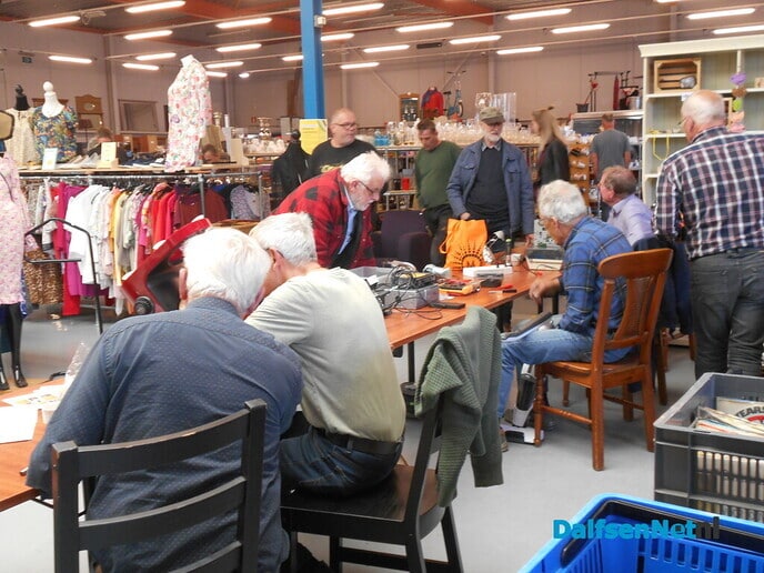 Een drukke middag voor repaircafe