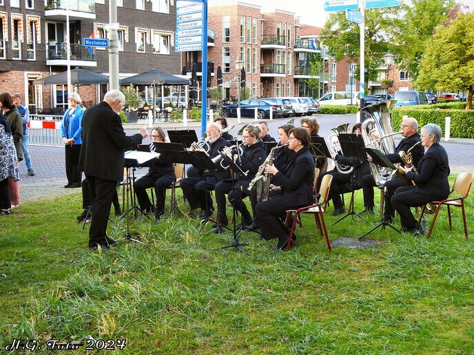 Herdenking 4 mei Nieuwleusen (foto)