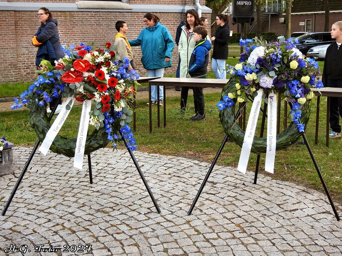 Herdenking 4 mei Nieuwleusen (foto)