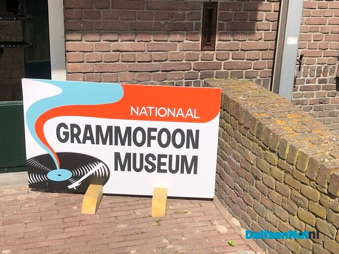 Zonnebloemgasten bezoeken museum - Foto: Ingezonden foto