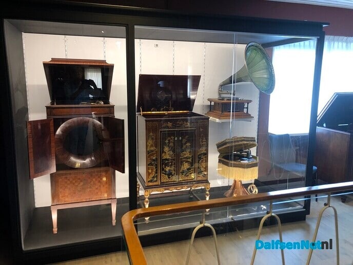 Zonnebloemgasten bezoeken museum - Foto: Ingezonden foto