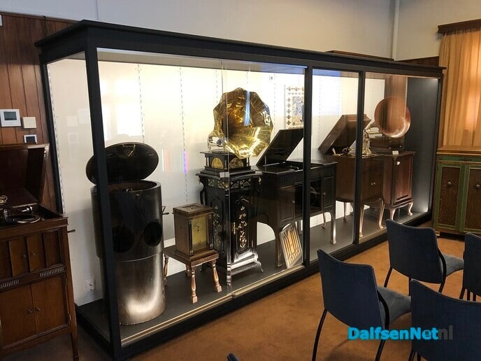Zonnebloemgasten bezoeken museum - Foto: Ingezonden foto