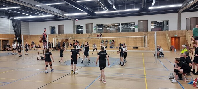 Geslaagde zomeravondvolleybaltoernooi in Dalfsen - Foto: Ingezonden foto