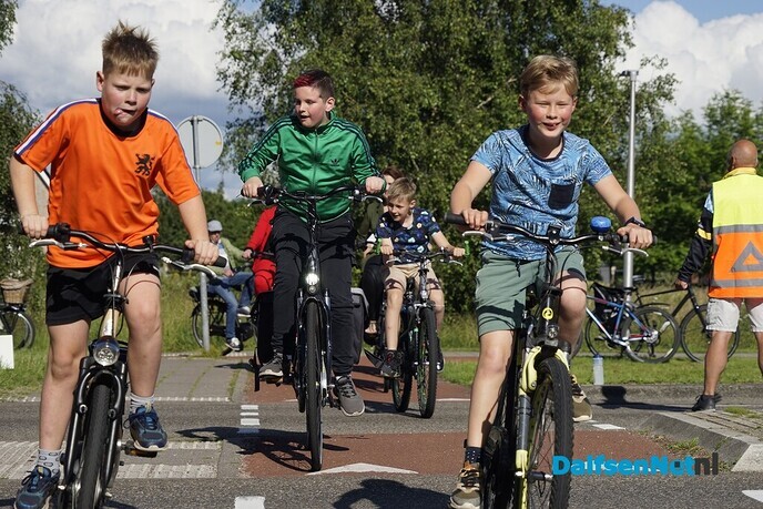 Fietsdriedaagse Dalfsen 2024 (dag 3) - Foto: Paul Scholten