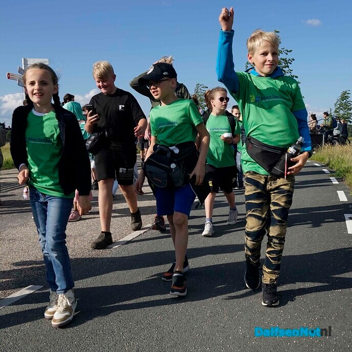 Wandeldriedaagse Dalfsen 2024 (dag 1) - Foto: Paul Scholten