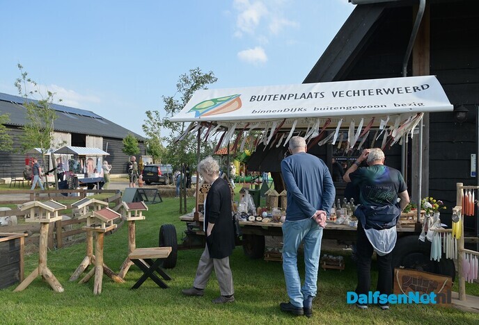 Boerenmarkt Buitenplaats Vechterweerd druk bezocht - Foto: Johan Bokma