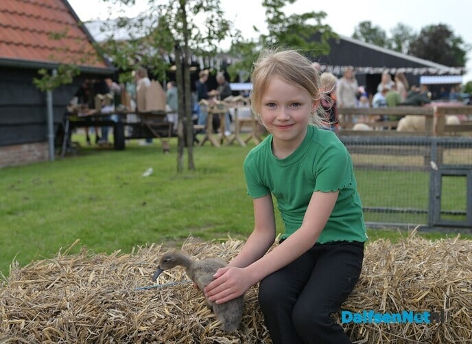 Boerenmarkt Buitenplaats Vechterweerd druk bezocht - Foto: Johan Bokma