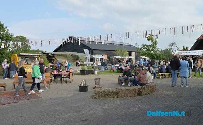Boerenmarkt Buitenplaats Vechterweerd druk bezocht - Foto: Johan Bokma