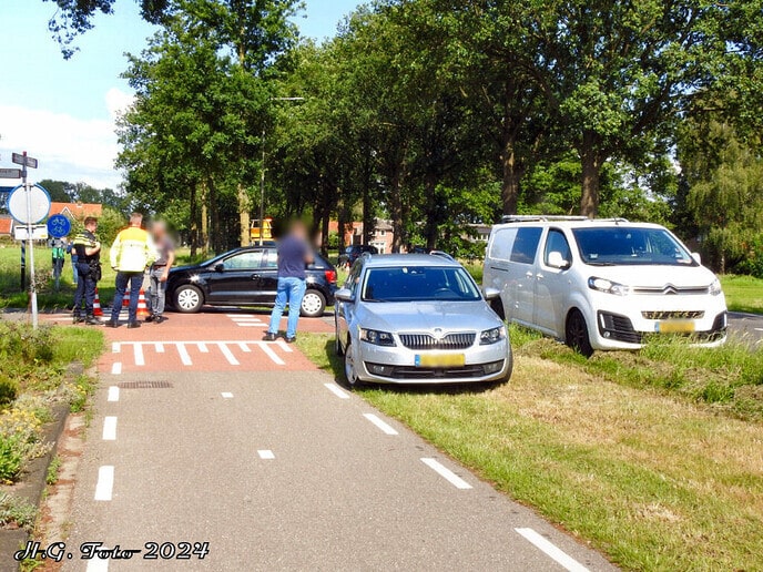 Aanrijding met bromfiets aan het Westeinde
