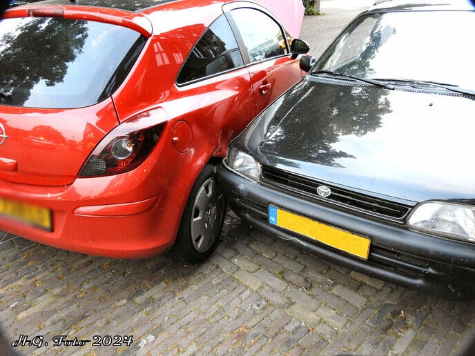 Twee gewonden bij aanrijding.