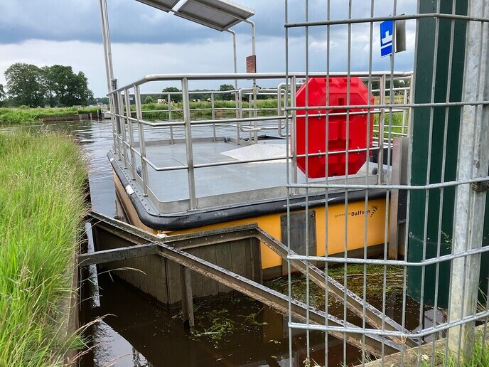 Pontje Hessum blijft nog even uit de vaart door kabelbreuk - Foto: Paul Scholten