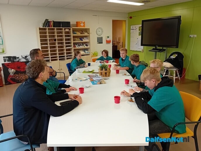 Onthulling krijtborden CBS de Spiegel - Foto: Ingezonden foto