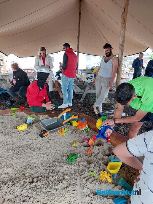 Kindertas Dalfsen realiseert zandbak op TGO - Foto: Ingezonden foto