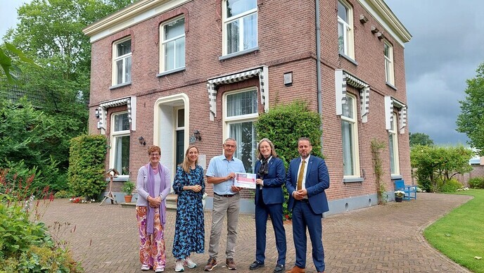 Gift voor hospice Dalfsen - Foto: Ingezonden foto
