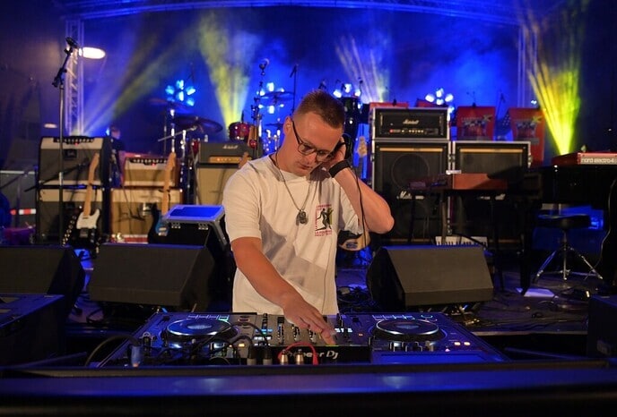 Nikki’s viert de zomer! met Empire en DJ Pim Pots