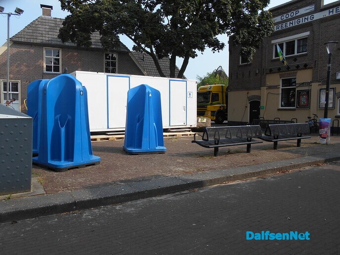 Heino maakt zich op voor hun jaarfeest