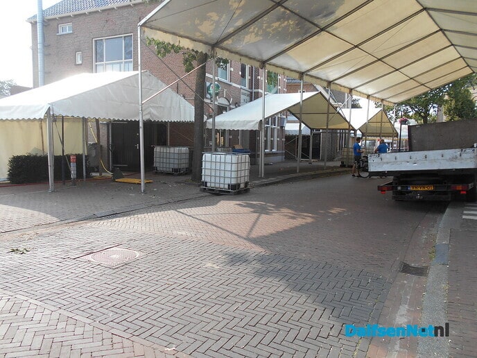Heino maakt zich op voor hun jaarfeest
