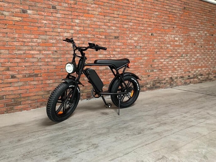 Wat zijn de verschillen tussen de Ouxi V8 en V20 fatbike?