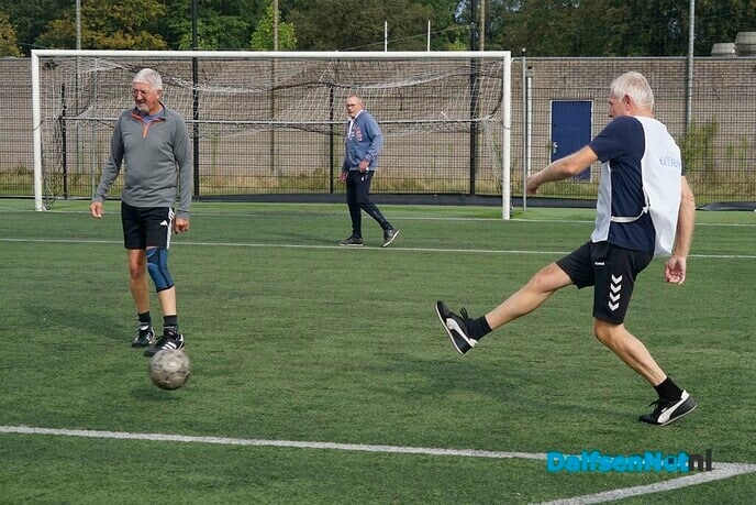 Blijf fit met Walking Football - Foto: Paul Scholten