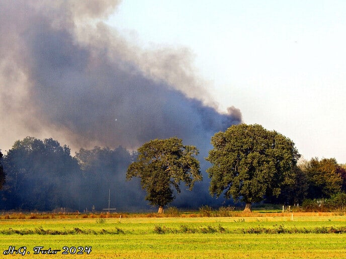 Grote brand aan de koloniedijk.