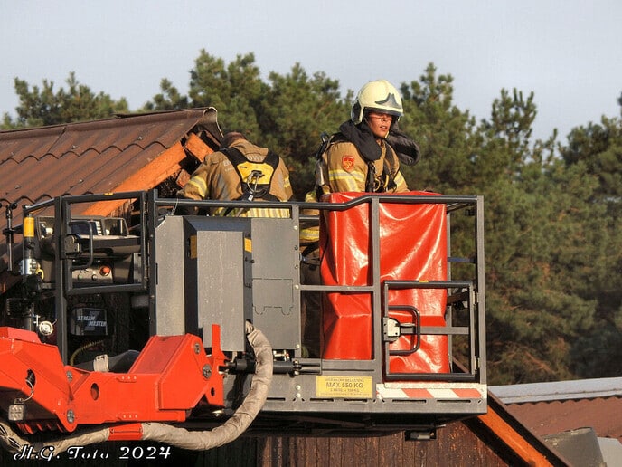 Brand gerucht in kippenschuur