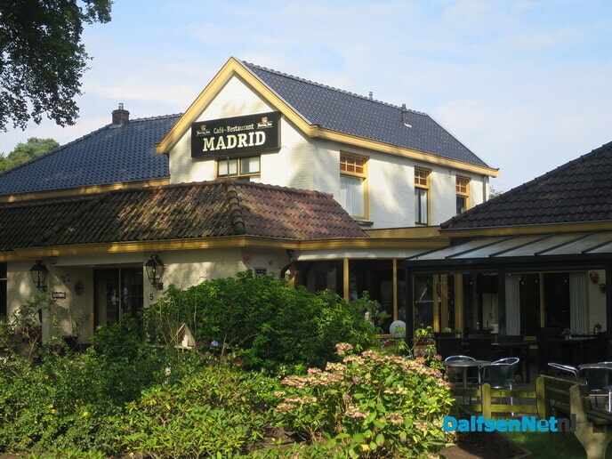 En dan gaan we naar de speeltuin en we schommelen… - Foto: Wim