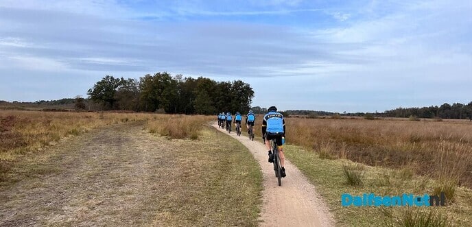 Toerclub Dalfsen al gravelend door de Achterhoek - Foto: Ingezonden foto