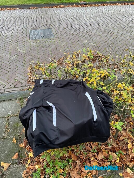 Hummel trainingsjack gevonden - Foto: Ingezonden foto
