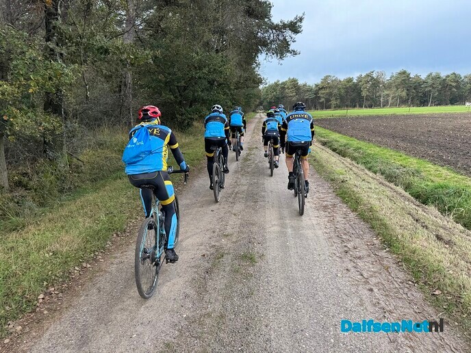 Toerclub Dalfsen al gravelend door de Achterhoek - Foto: Ingezonden foto