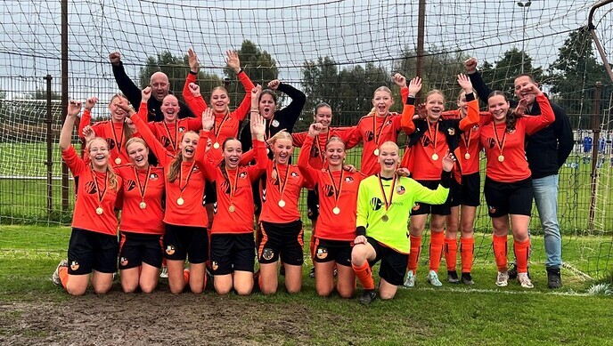 S.V. Nieuwleusen MO15-1 kampioen fase 1 - Foto: Ingezonden foto