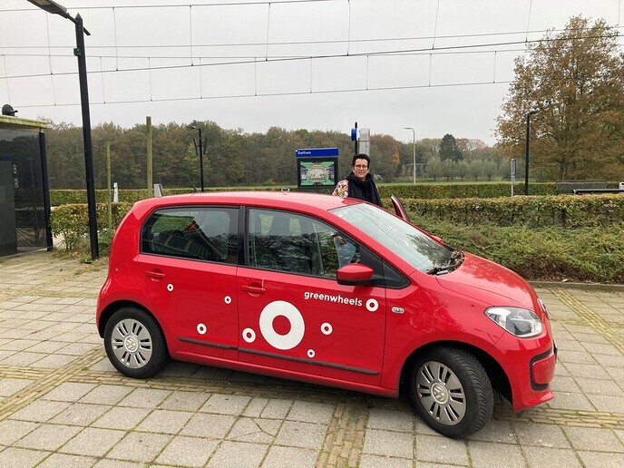 Eerste deelauto bij station in Dalfsen een feit - Foto: Gemeente Dalfsen