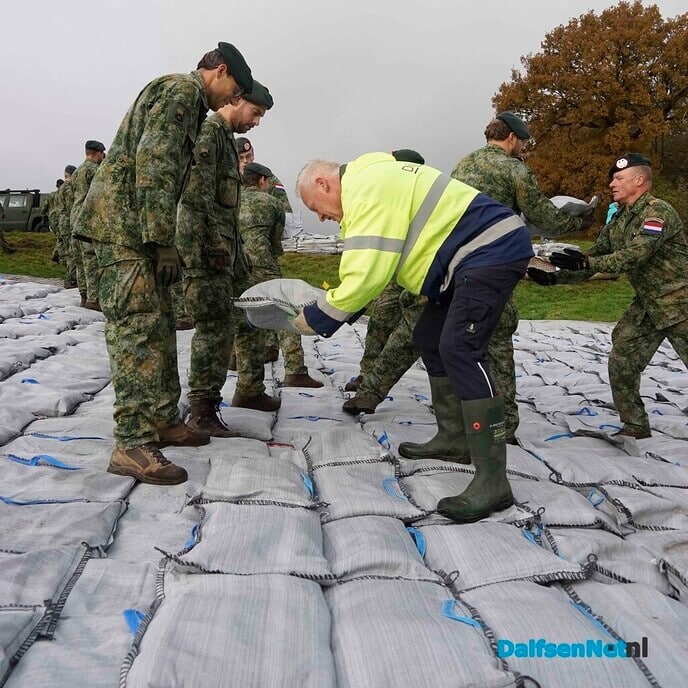 Grote oefening van Waterschap en Defensie bij Vechterweerd - Foto: Paul Scholten