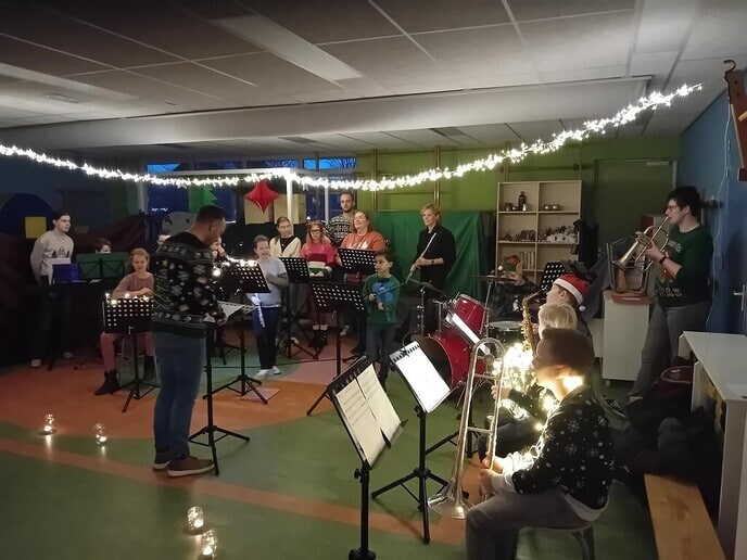 De Spiegel viert Kerstfeest - Foto: Ingezonden foto