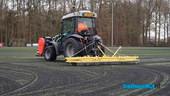 Borstelen kunstgrasvelden - Foto: Paul Scholten
