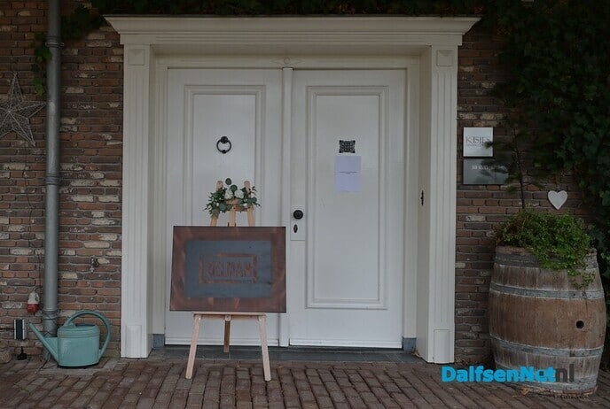 Een geweldig succes bij expositie van beeldhouwer en drummer Pim Zielman - Foto: Johan Bokma