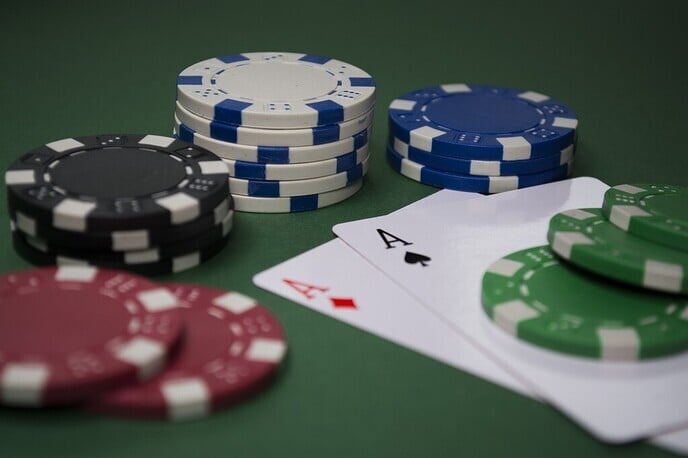 Hoe Werken Online Poker Bonussen en Promoties?
