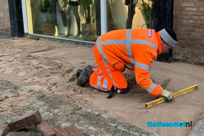 Stenen begin klimaatwinkelstraat al weer verwijderd - Foto: Paul Scholten
