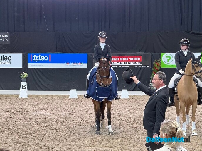 Yara Schmidt van de Bergruiters wint finale ZZlicht op IICH Groningen - Foto: Ingezonden foto