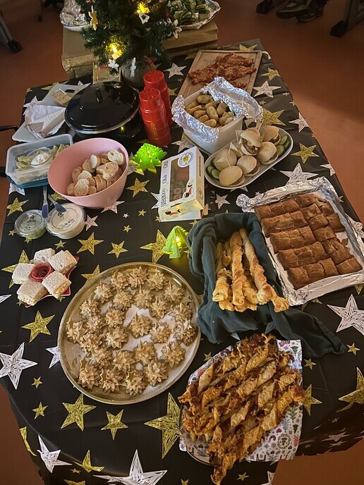 De Spiegel viert Kerstfeest - Foto: Ingezonden foto
