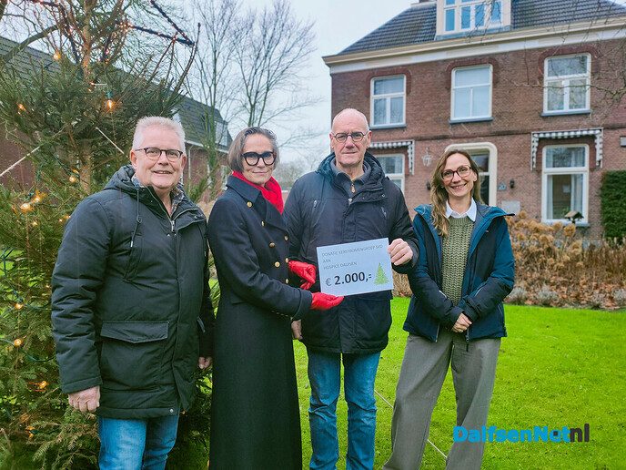 Gift Kerstbomengroep SVD voor Hospice Dalfsen - Foto: Ingezonden foto